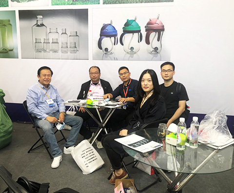 UP Группа приняла участие в China Plastics Expo, состоявшемся в Ем